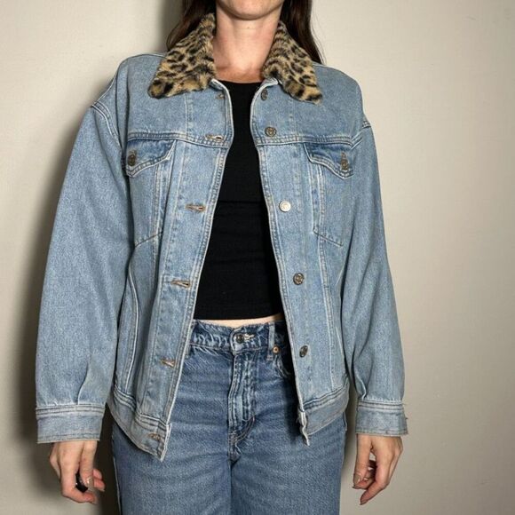 Forever 21 Denim Jacket Cheetah Fur Hood Size Medium - Picture 3 of 7